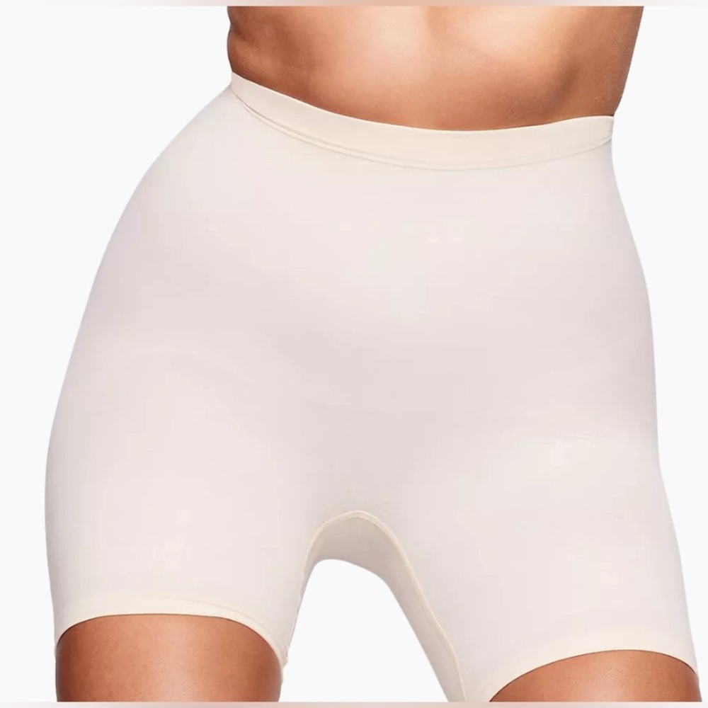 Seamless Sculpt Mid-Thigh Short